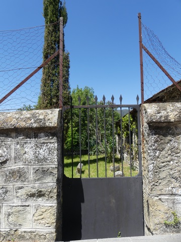 Mur du jardin, portillon.