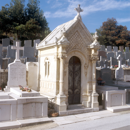 chapelle funéraire de la famille Pechiney