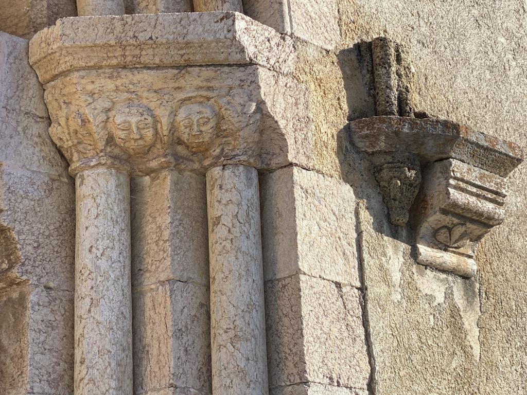 Portail occidental, pseudo-chapiteau sud.