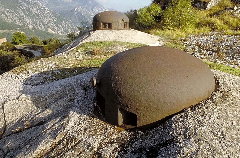 Dessus du bloc 4. Au premier plan, cloche JM, en arrière, cloche GFM.