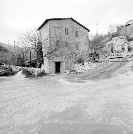 moulin à huile, puis coopérative agricole (coopérative oléicole) dite Coopérative agricole oléicole de Contes