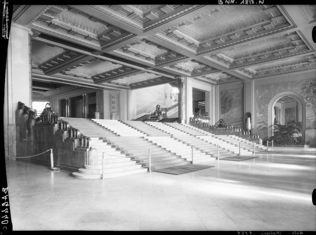 casino dit Palais de la Méditerranée, actuellement casino et hôtel de voyageurs dits Palais de la Méditerranée
