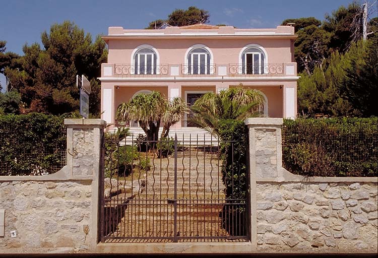 maison, actuellement auberge de jeunesse