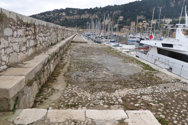 jetée dite môle du port de la Darse