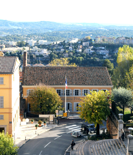 parfumerie Fargeon, puis Mottet & Cie, puis Cresp-Martinenq, actuellement Fragonard