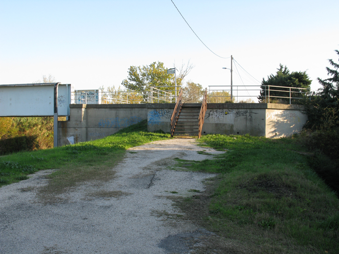 pont mobile ferroviaire (pont tournant), actuellement passerelle