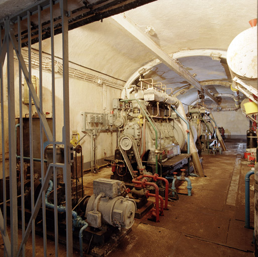 Central électrogène ou usine de l'ouvrage, avec moteurs diesel S.N.I.M.