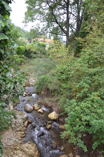 Moulin à huile, scierie à bois puis moulin à huile et ressence, actuellement logement