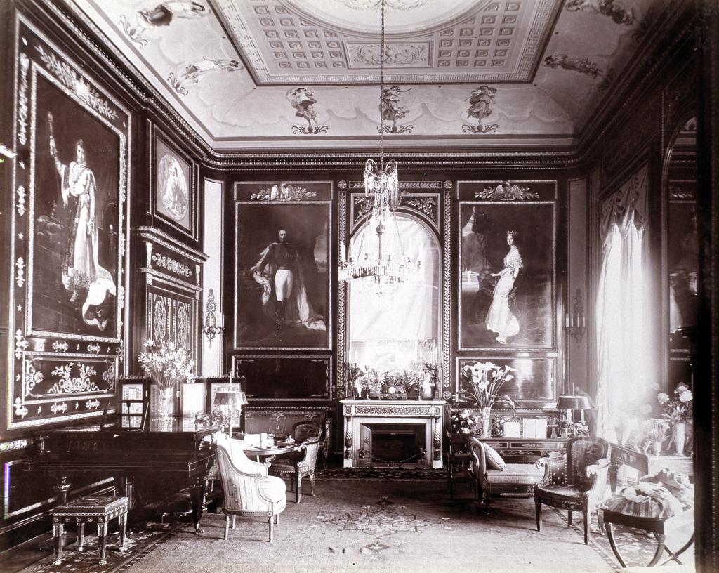 maison de villégiature (villa balnéaire) dite Villa Masséna, actuel musée sous le nom de Villa ou Palais Masséna