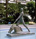 fontaine de L'Argonaute ou de Neptune tiré par un cheval marin, dite aussi fontaine Rivoire