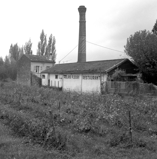 Ancienne tuilerie devenue restaurant au Plan.