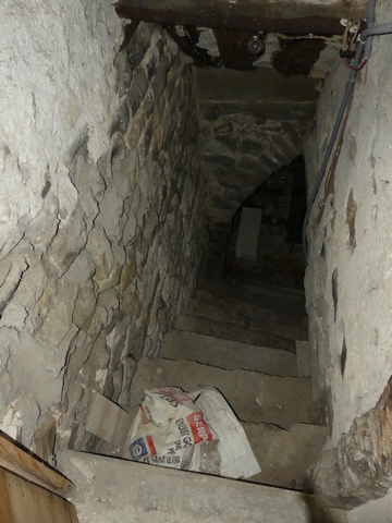 Etage de soubassement, escalier.