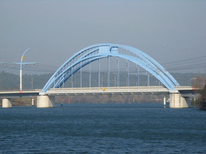 viaduc ferroviaire (TGV) de Vénéjan-Mornas, dit aussi viaduc de Mornas