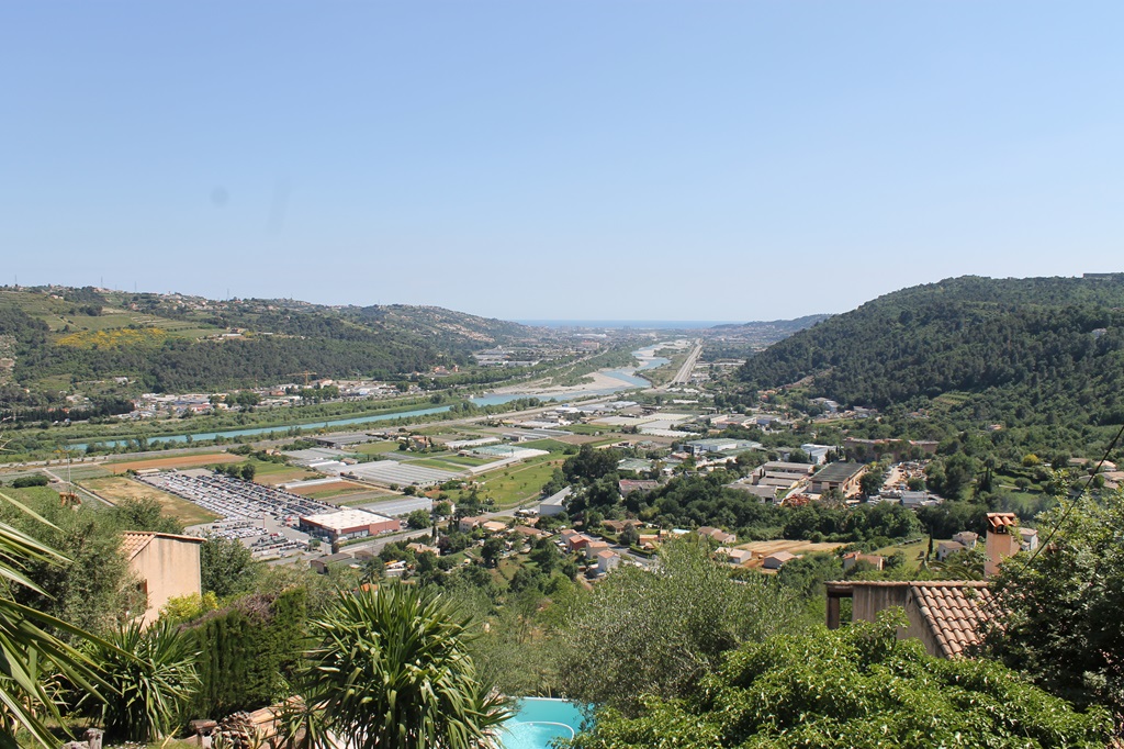 Vue de situation de la plaine du Var prise du nord-ouest. 