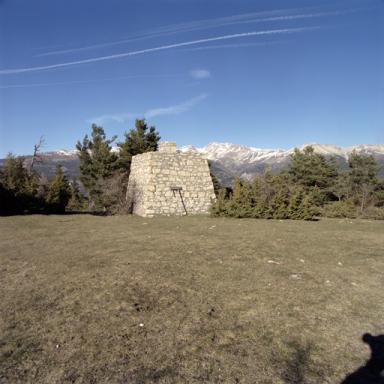 mire dite pyramide de la Colle Saint-Michel