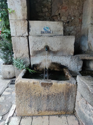 Fontaine-lavoir dite Grande fontaine