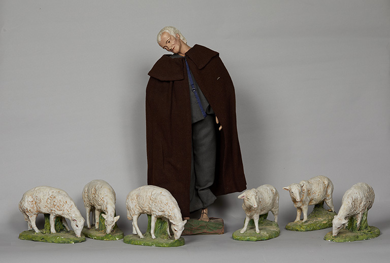 Ensemble de vingt santons et neuf animaux de la crèche de Noël