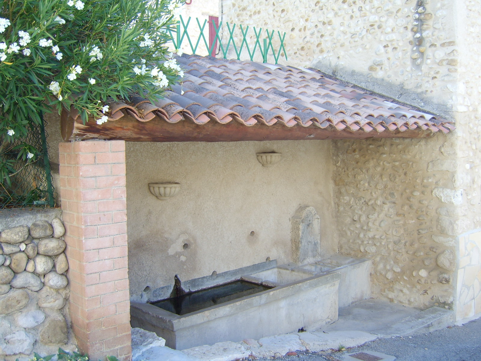 Fontaine et lavoir