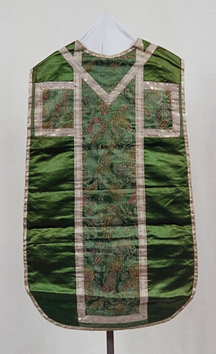 chasuble, voile de calice, étole, manipule (ornement vert) (No 3)