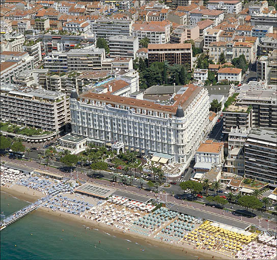 hôtel de voyageurs dit Carlton Hotel