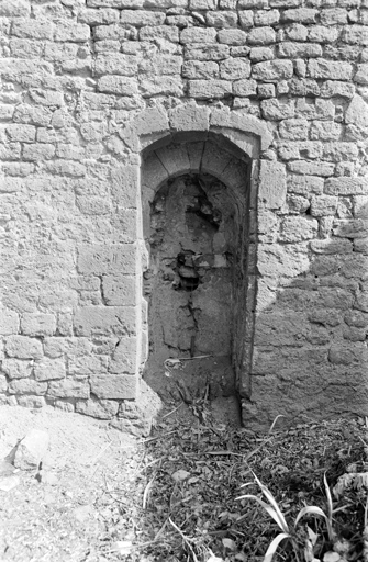 Enceinte, porte (3).