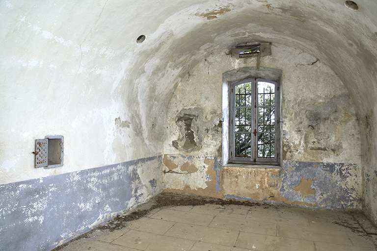 Intérieur d'une des casemates (infirmerie) de l'avancée