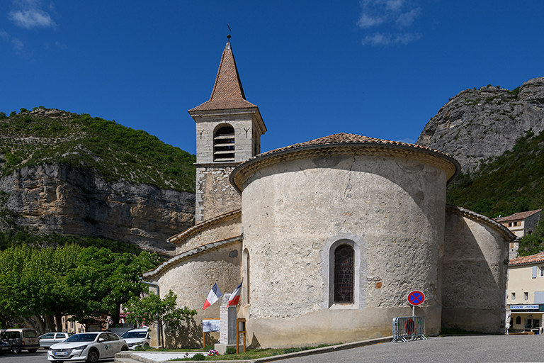 Eglise paroissiale Saint-Julien et chapelle de pénitents blancs