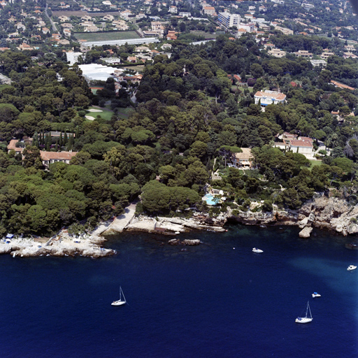 jardin d'agrément du Château de Monteux, puis de la Villa Nelly-Rock actuellement Villa Médy-Roc