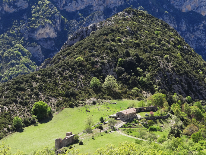 Vue de situation prise du nord-est