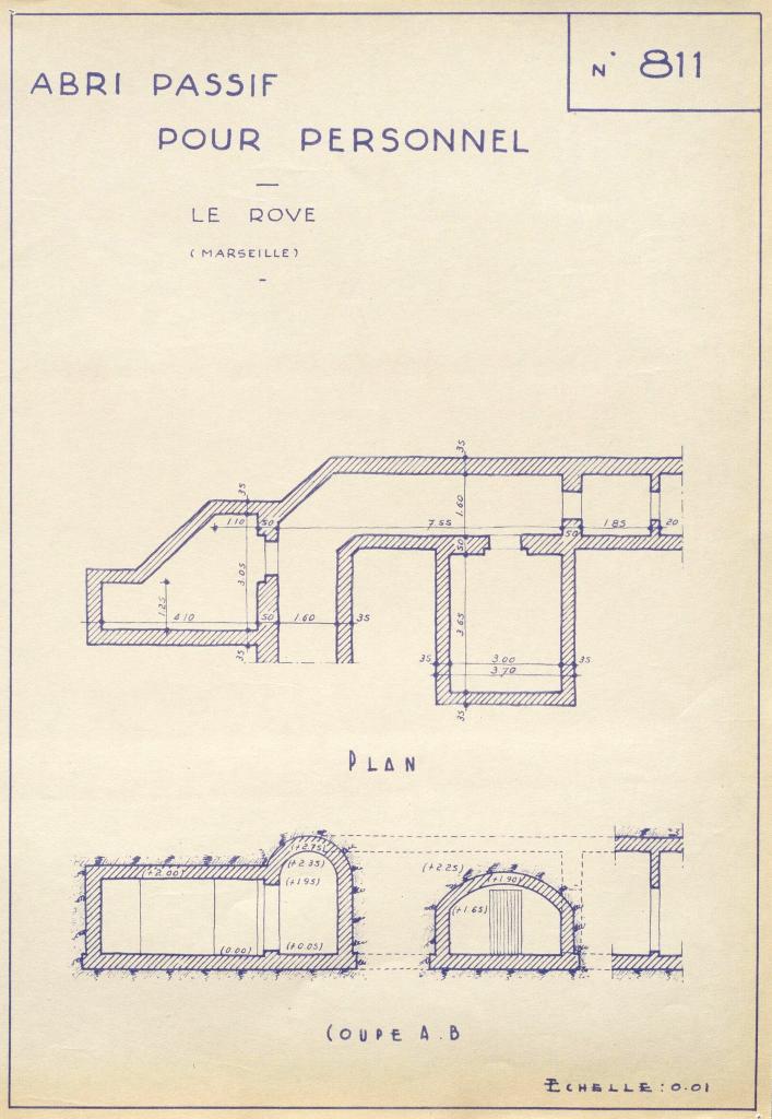 [Plan et coupes de segments de galerie avec abris passifs dans la batterie du Rove], 1946. Galerie d’accès à la deuxième casemate
