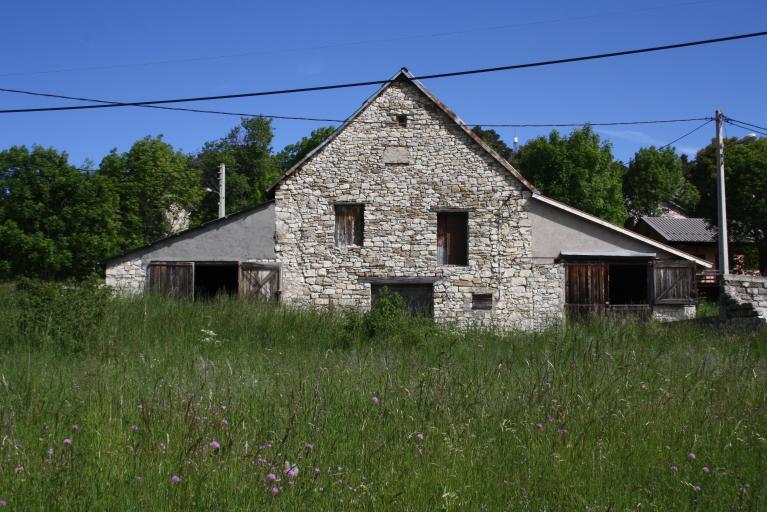 maison puis entrepôt agricole actuellement bergerie