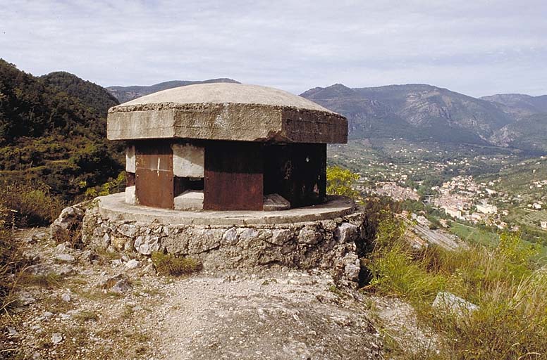 Dessus. Blockhaus dit "tourelle de FM".