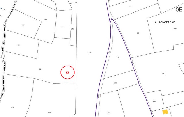 Plan de masse et de situation d'après le cadastre de 2021, section 000E. Echelle d'origine 1/500e.