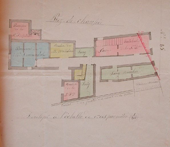 Plan représentant le rez-de-chausée le 1er et le 2ème étage de la maison appartenant aux hoirs Philip dont une partie est louée pour servir de sous-préfecture à l'arrondissement de Castellane [plan du rez-de-chaussée].