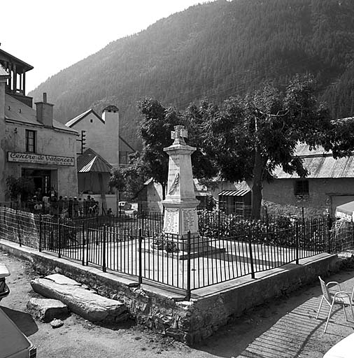 Monument aux Morts Monument Commémoratif de la Guerre 1914, 1918