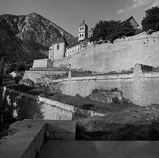 fortification d'agglomération dite enceinte de la ville de Briançon