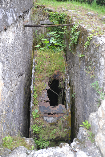 Moulin à huile, scierie à bois puis moulin à huile et ressence, actuellement logement