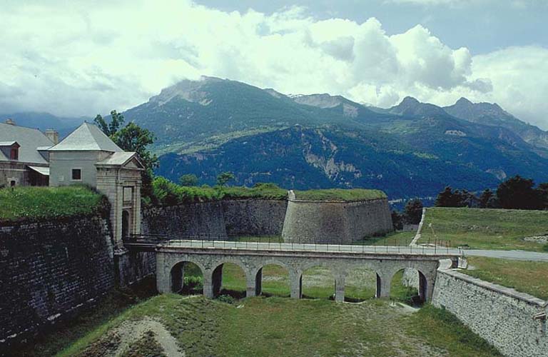 fortification d'agglomération de Mont-Dauphin