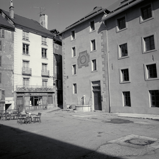 palais de justice ; prison