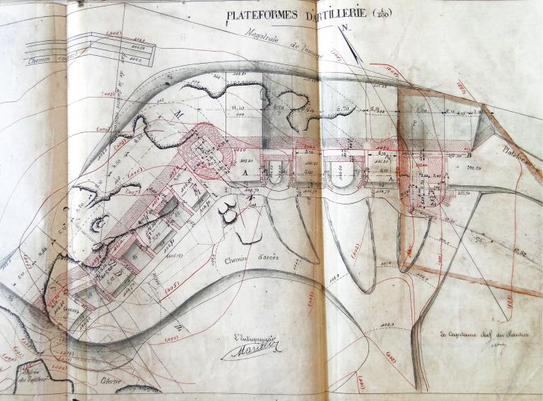 Plateformes d'artillerie. [Fort du Pipaudon. Plan du projet définitif de la batterie, de ses plates-formes et traverses et de ses deux magasins de combat.],1894.