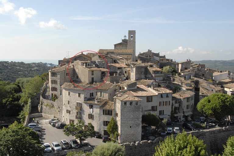 Vue de situation du nord du bourg de Saint-Paul de Vence. 