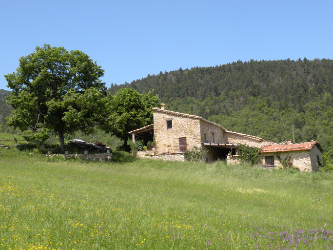 Vue d'ensemble d'une fermes aux Bastides.