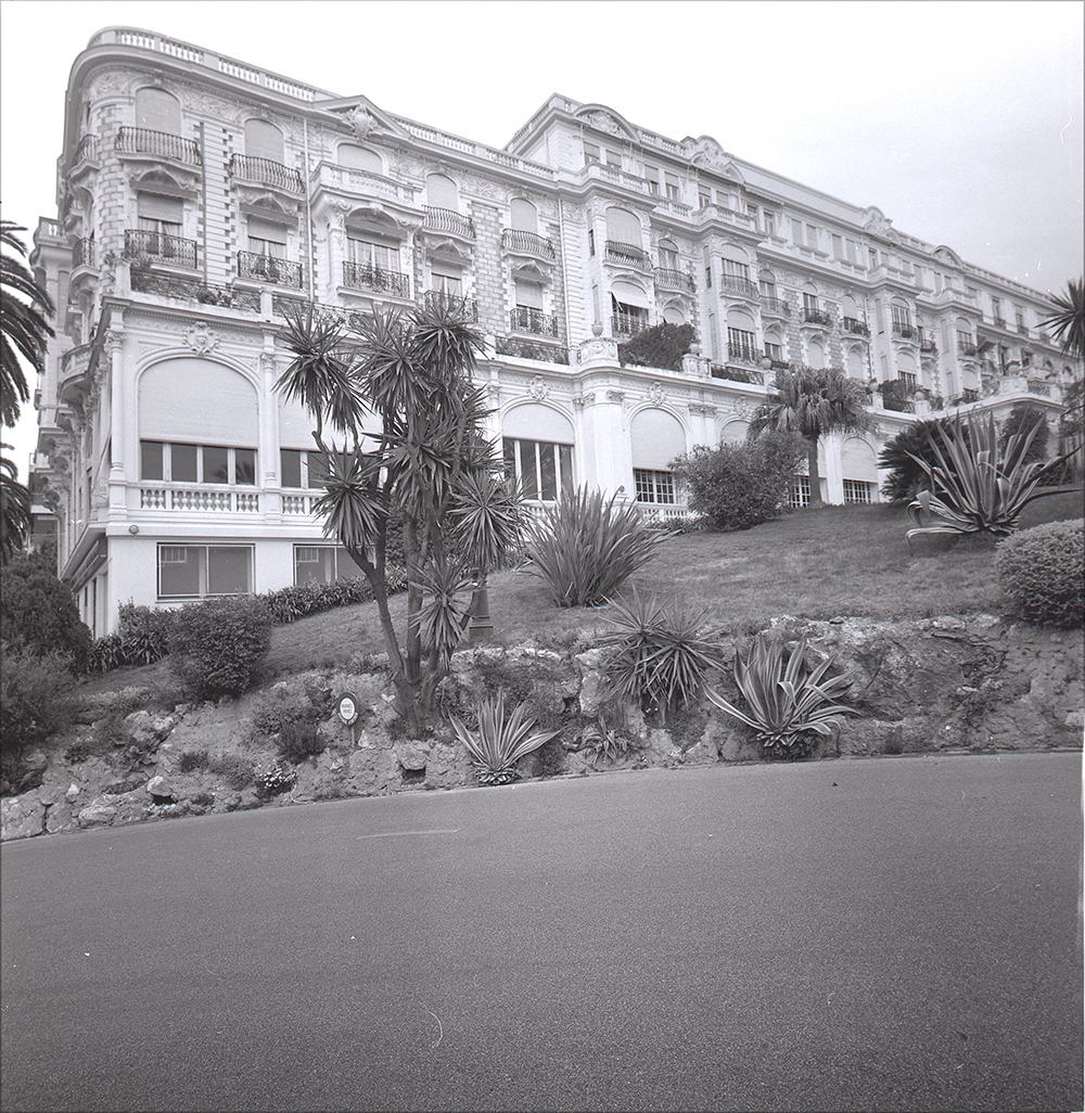 jardin d'agrément de l'Hôtel de voyageurs dit hôtel Winter Palace, actuellement immeuble en copropriété