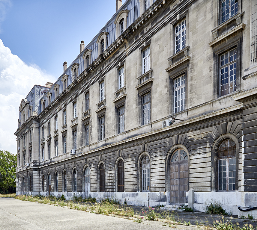 Bâtiment principal, vue partielle Nord-Ouest de la façade Nord du corps principal.