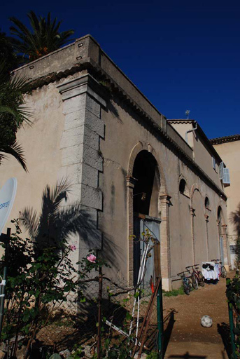 parfumerie Etienne Robert, puis usine de bougies A. Goby, actuellement maison