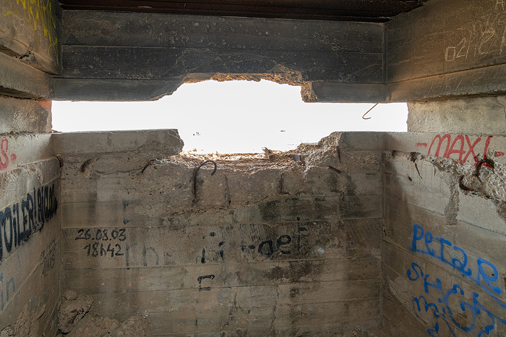 Poste de direction de tir type M 178, intérieur, fenêtre panoramique du poste d'observation en tête
