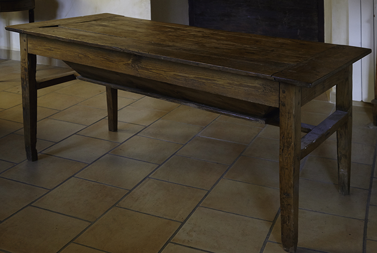 Table-pétrin (table-maie)