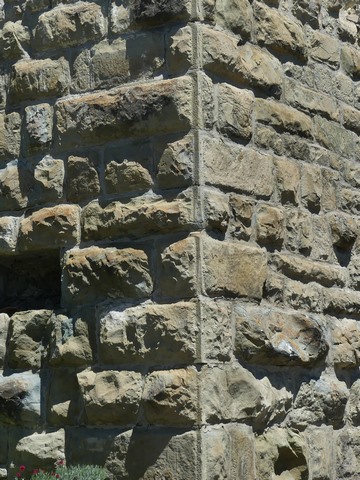 Chaîne d'angle sud-ouest, détail du parement.