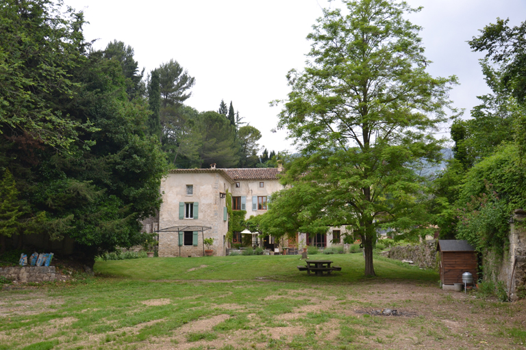 Moulin à huile, scierie à bois puis moulin à huile et ressence, actuellement logement