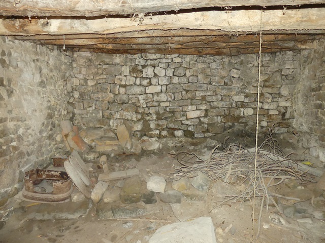 Etage de soubassement, cellier nord. Partie ouest, vue de volume prise de l'est.
